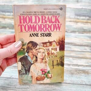 Hold Back Tomorrow Anne Starr 1981‎ Signet Ex‑Library Vintage Romance PB
